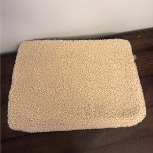 Sunnies Studios Sherpa Teddy Zip Pouch Clutch – Beige / Cream